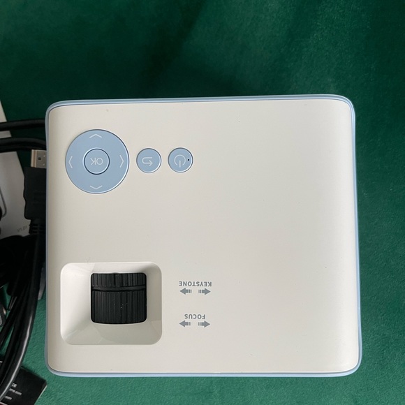 Mini Projector - Picture 4 of 4